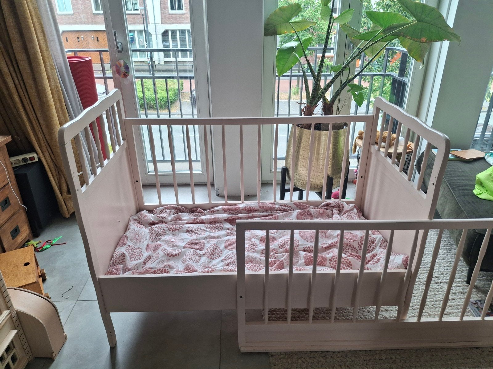 Houten retro babybed/co-sleeper - zacht roze, Ophalen, Gebruikt, Minder dan 140 cm, Matras