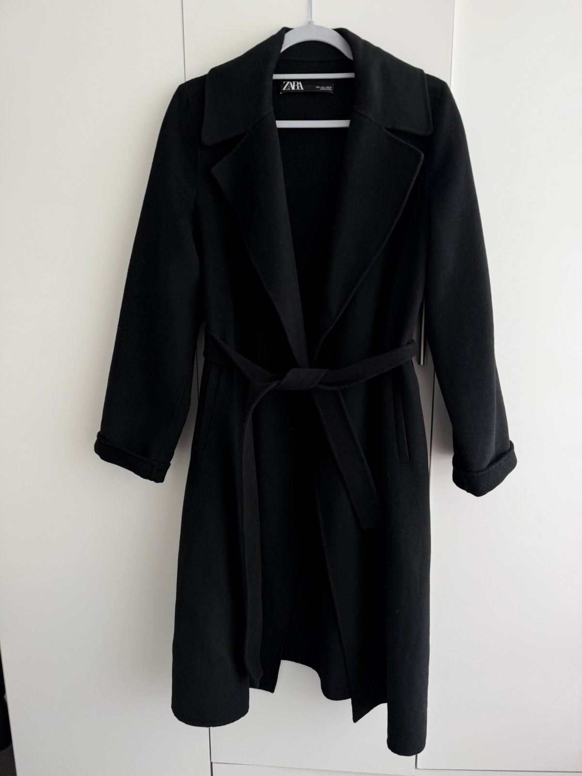 Zara dames midi zwarte mantel jas S 36, Kleding | Dames, Verzenden, Zo goed als nieuw, Maat 36 (S), Zwart