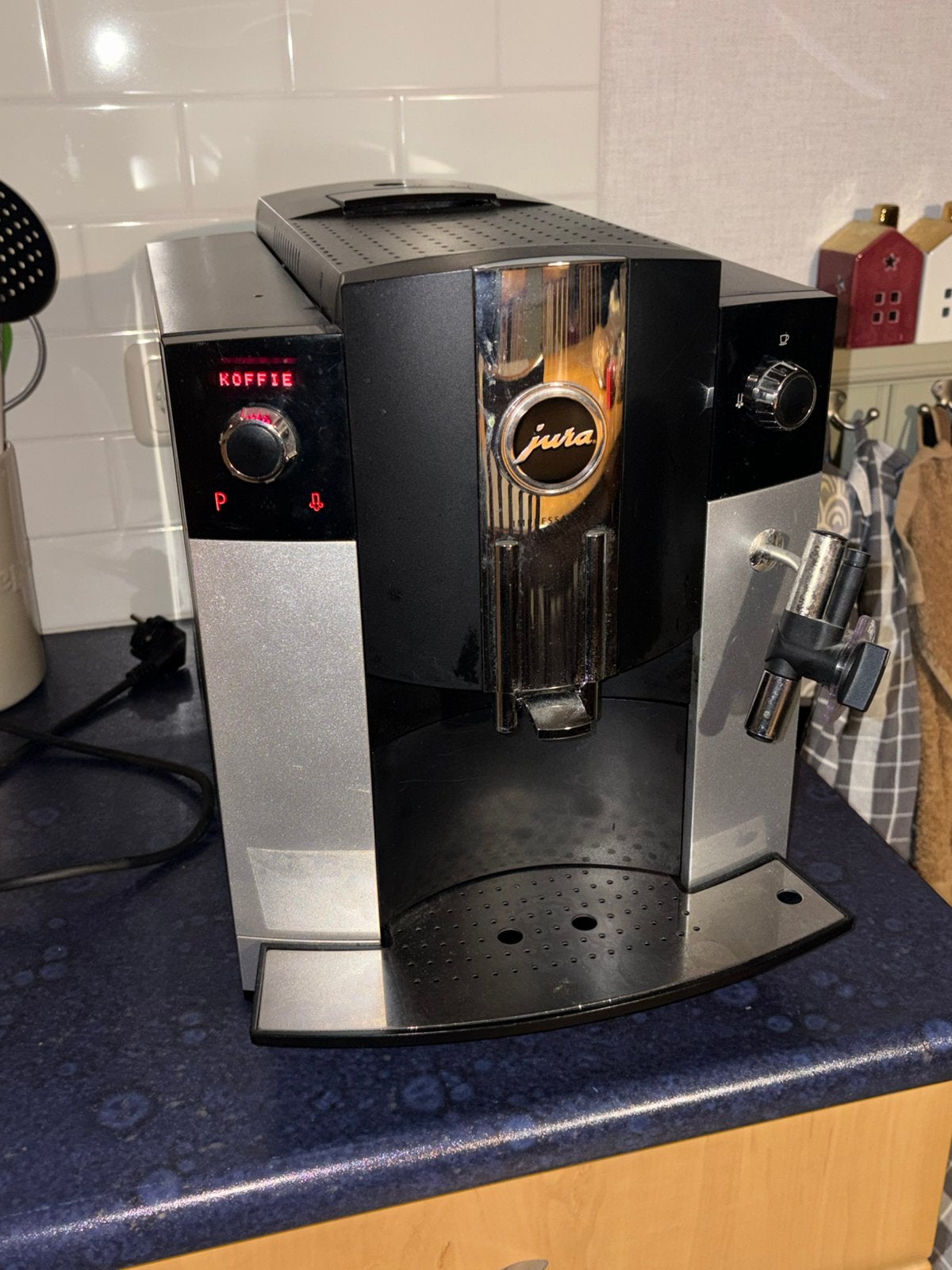 Jura  impressa c65, Ophalen, Afneembaar waterreservoir, Gebruikt, Koffiemachine