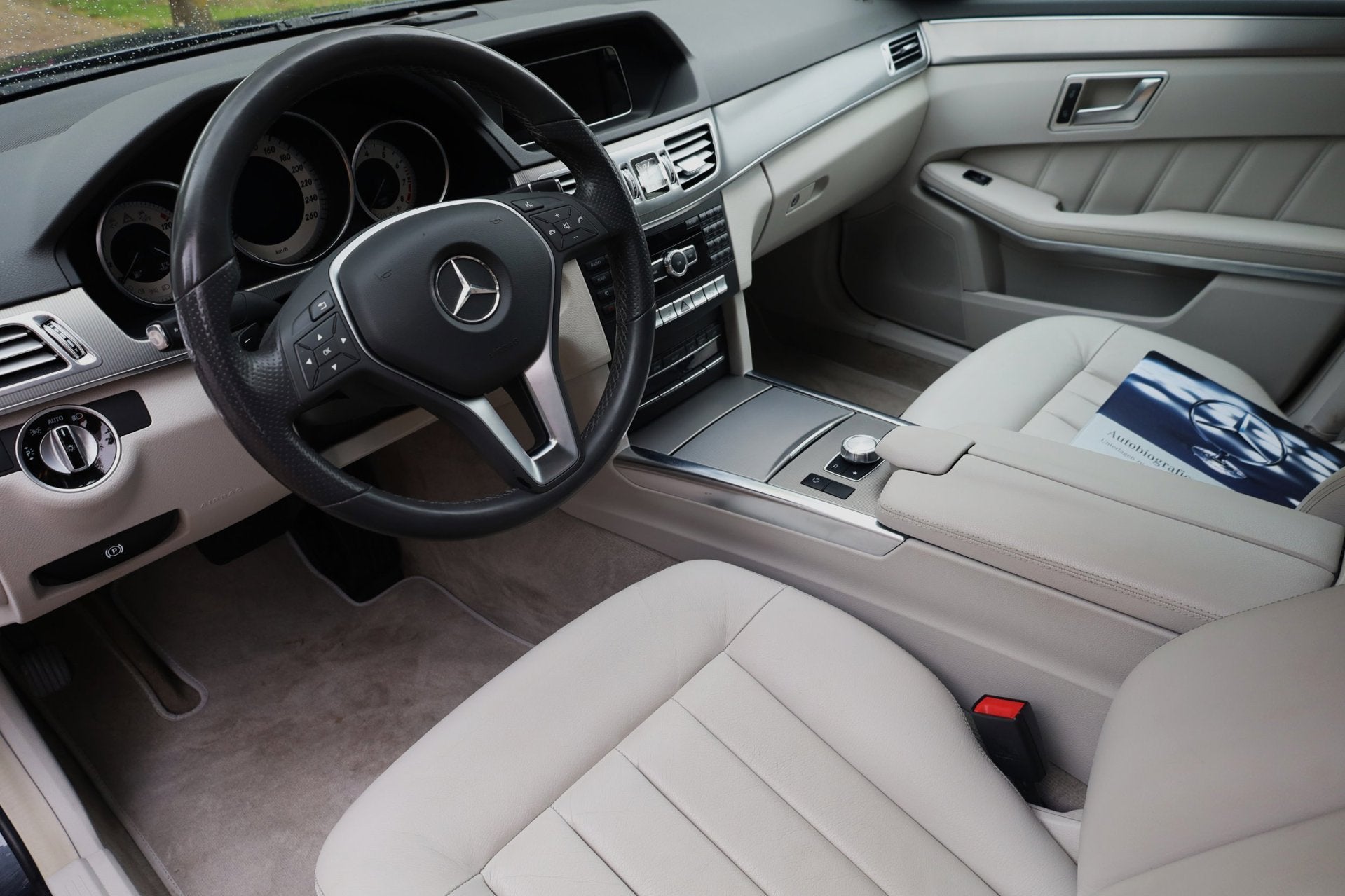 Mercedes-Benz E-klasse 250 Prestige Elegance Aut. | NIEUWSTA, Auto's, Mercedes-Benz, Automaat, Achterwielaandrijving, Gebruikt