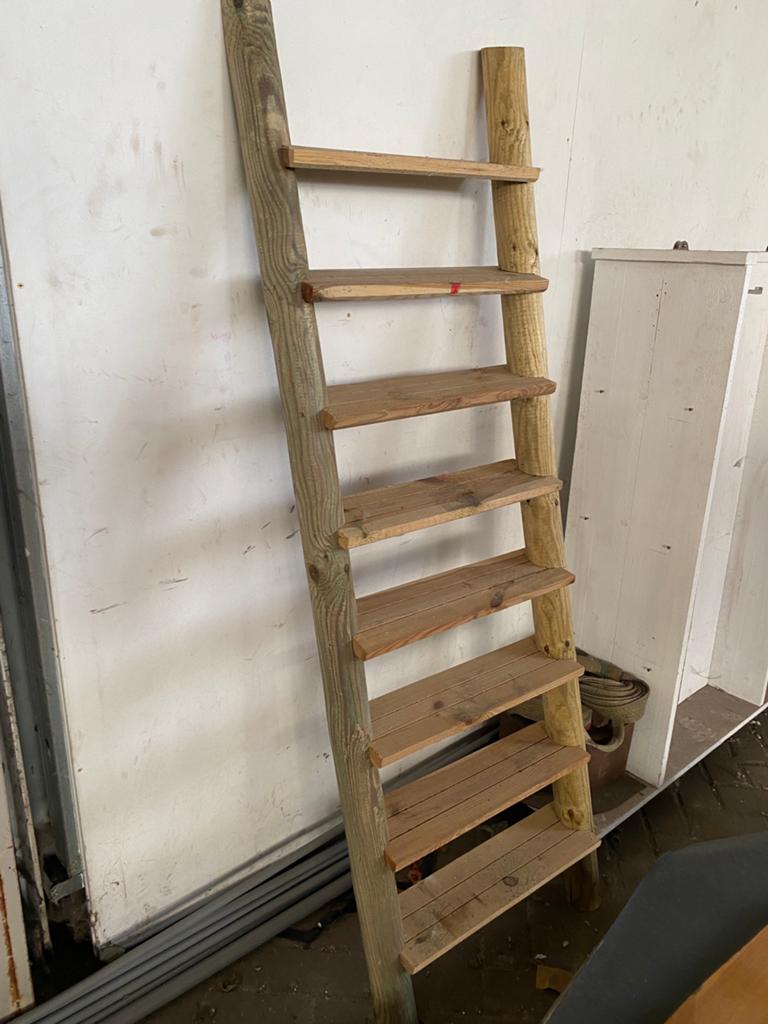 Trap van hout, Ophalen, Zo goed als nieuw, Trap, Minder dan 2 meter
