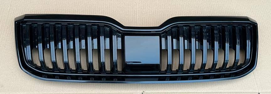 Skoda Superb 3 facelift | Zwarte grille | sportline F9R, Auto-onderdelen, Ophalen of Verzenden, Gebruikt, Skoda, Bumper
