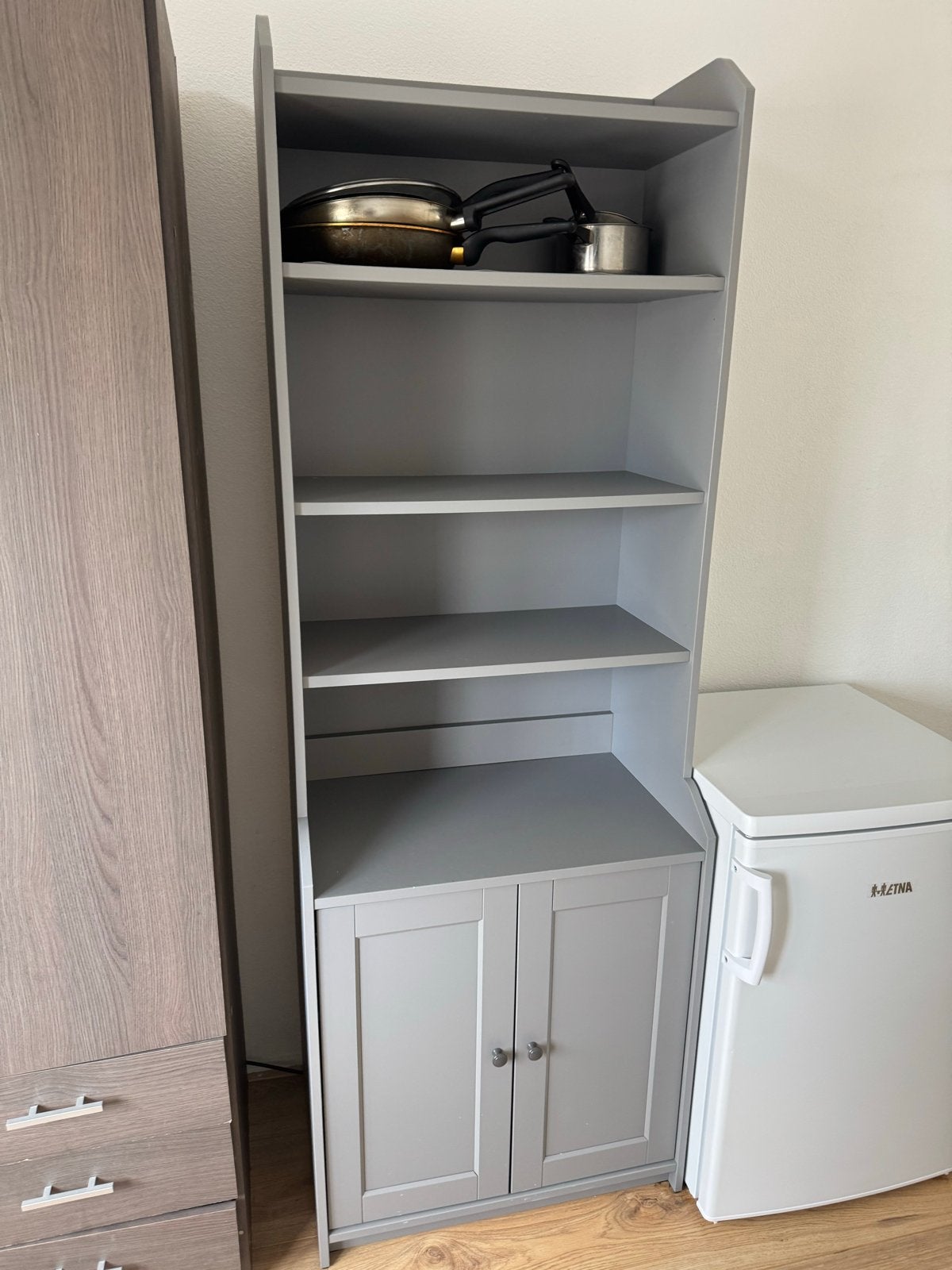IKEA Hauga hoge kast met 2 deuren, grijs, 70x199cm, Zo goed als nieuw, 150 tot 200 cm, 25 tot 50 cm, Overige houtsoorten