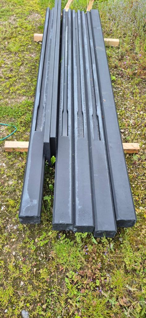 Schutting betonpalen met onderplaten en blokhutprofiel, Tuin en Terras, Ophalen of Verzenden, Gebruikt, 250 cm of meer, Palen