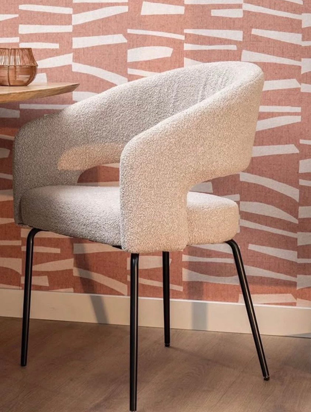 3 Bouclé zand eetkamerstoelen - Zo goed als nieuw