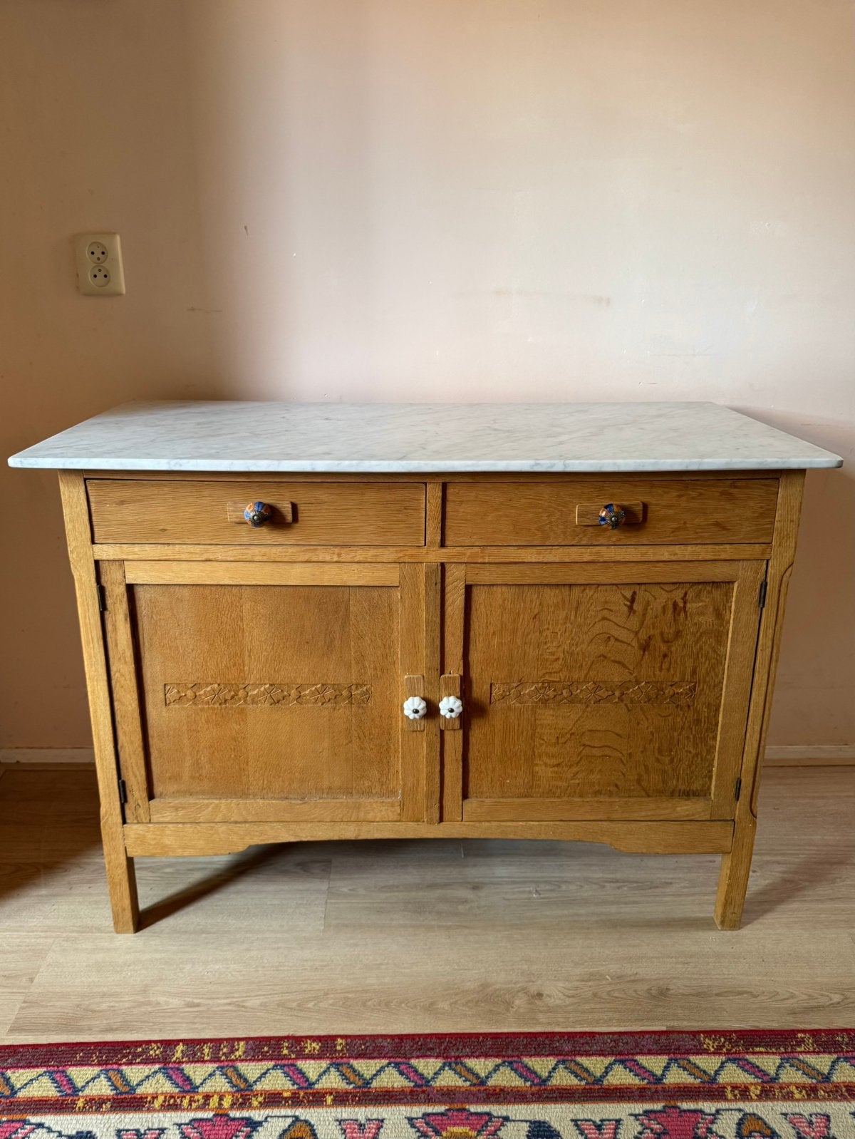 Antieke eiken kast met Carrara marmeren blad, Huis en Inrichting, Ophalen of Verzenden, 25 tot 50 cm, Eikenhout, 100 tot 150 cm