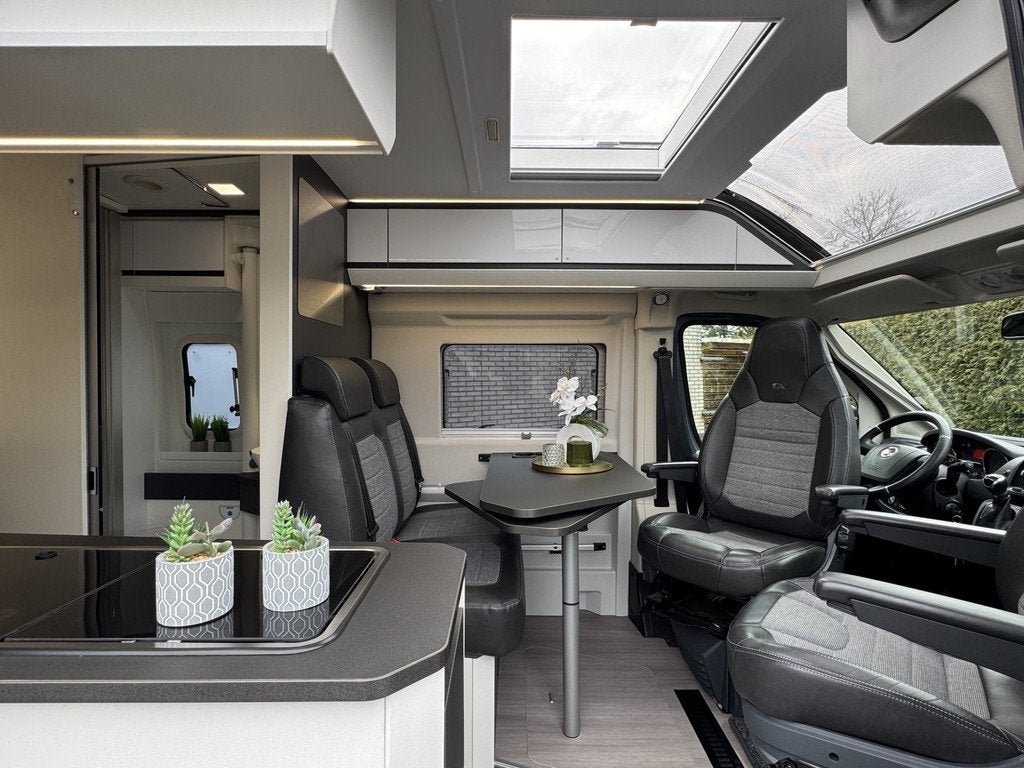 Adria Twin Supreme 640 SLB 160 pk AUTOMAAT 9-Traps Euro6 Fia, Caravans en Kamperen, Campers, Automaat, Buscamper of Camperbus