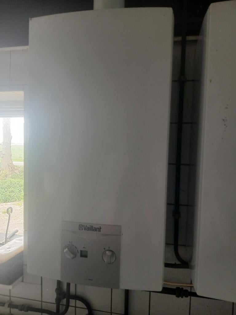 2 geisers uit 2008. Goede staat, Ophalen, Boiler, Minder dan 20 liter, Minder dan 3 jaar oud