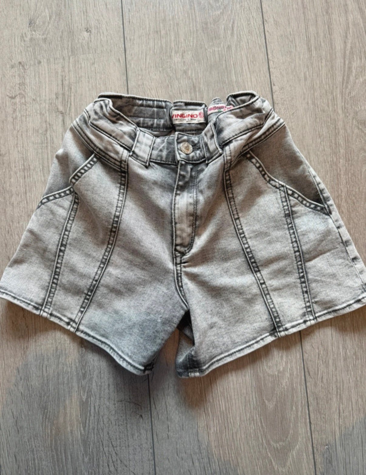 Vingino short 140, Ophalen of Verzenden, Zo goed als nieuw, Meisje, Broek