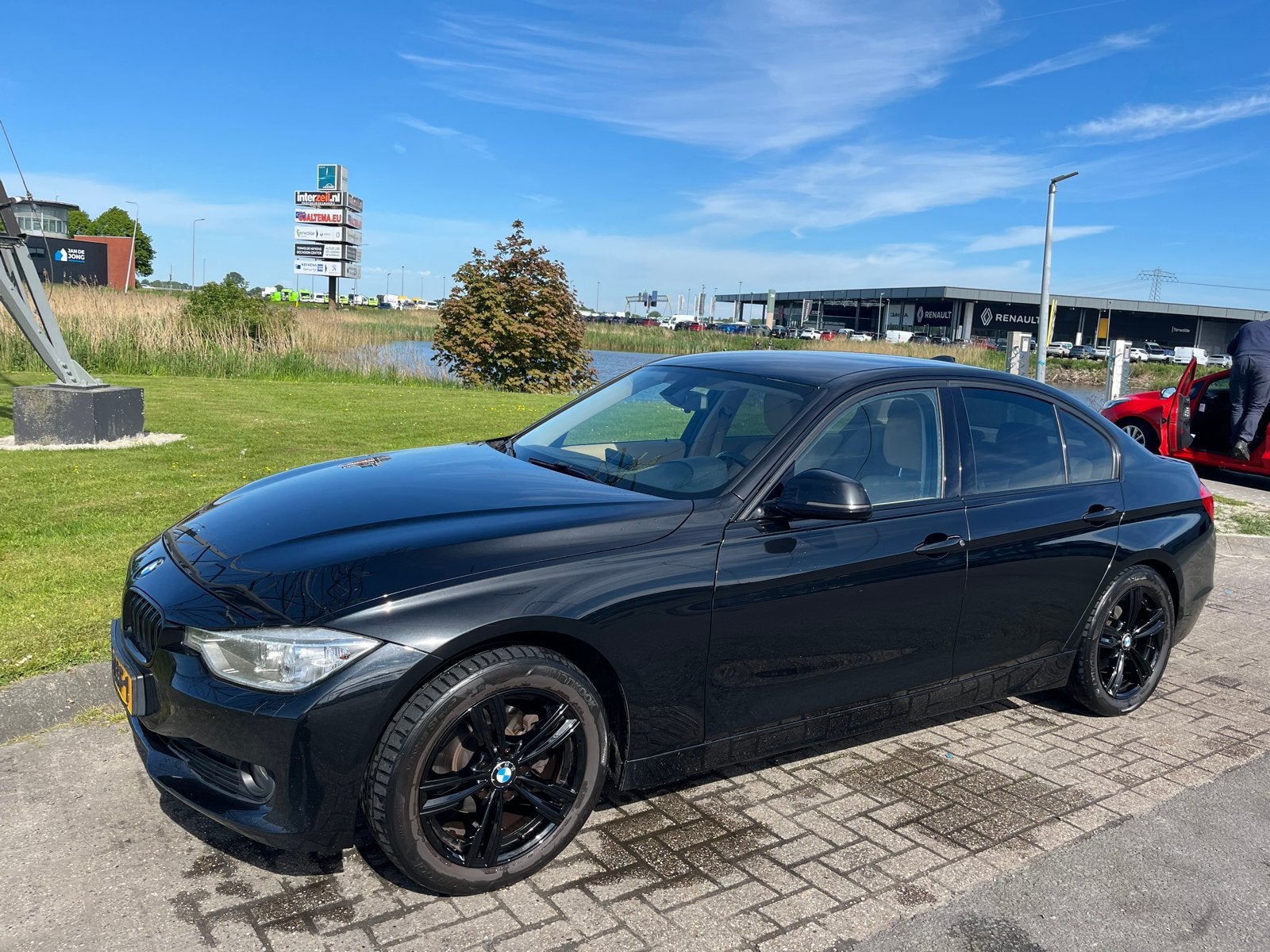 BMW 3-Serie 1.6 320I 125KW EDE 2013 Zwart. Zeer zuinig!, Achterwielaandrijving, Beige, 4 cilinders, Zwart