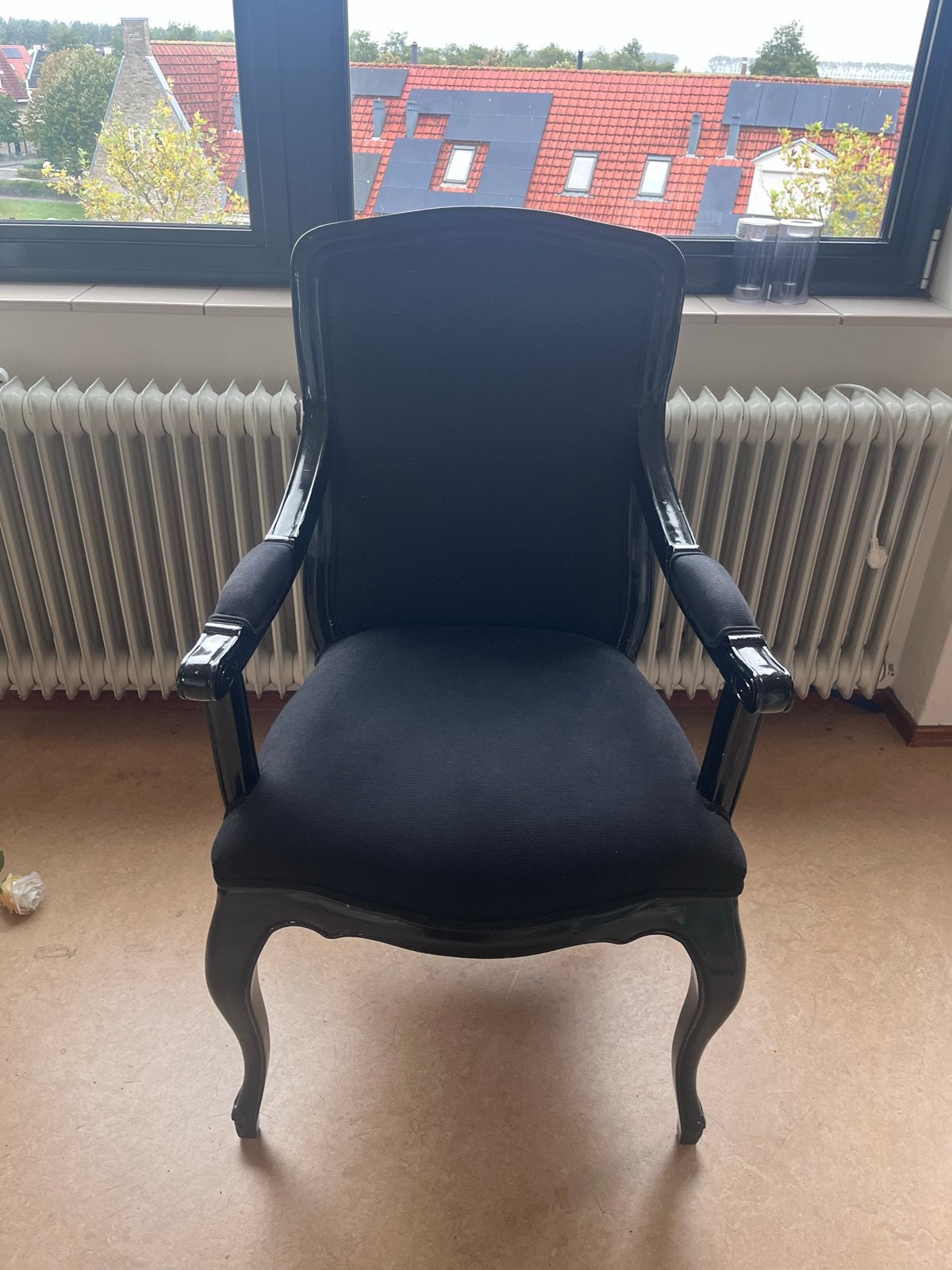 Zwarte fauteuil met armleuningen, Ophalen, Gebruikt, Zwart, Eén