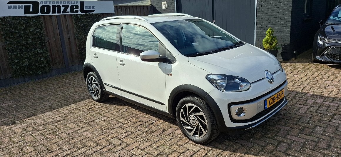 Volkswagen up! CROSS 1.0 high up! BlueMotion NAVIGATIE, Auto's, Voorwielaandrijving, Dealer onderhouden, Stof, Gebruikt