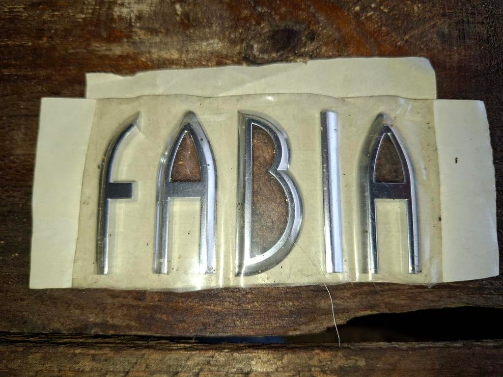 Skoda Fabia Auto Embleem / Logo, Ophalen of Verzenden, Gebruikt