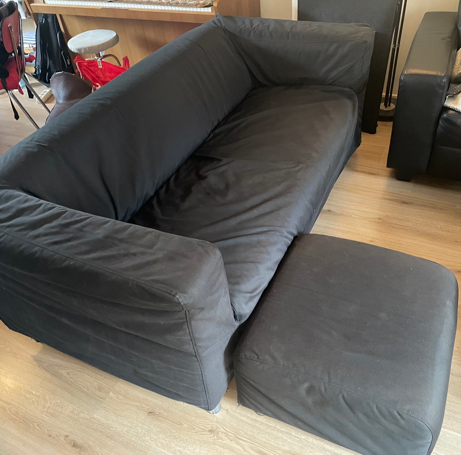 Klippan bank IKEA zwart met poef, Ophalen, Gebruikt, 150 tot 200 cm, Tweepersoons