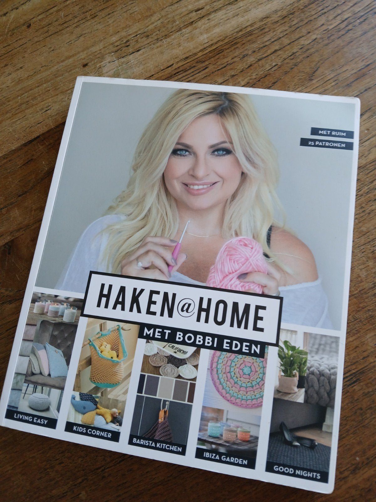 Haken@Home van Bobbi Eden, Ophalen of Verzenden, Zo goed als nieuw