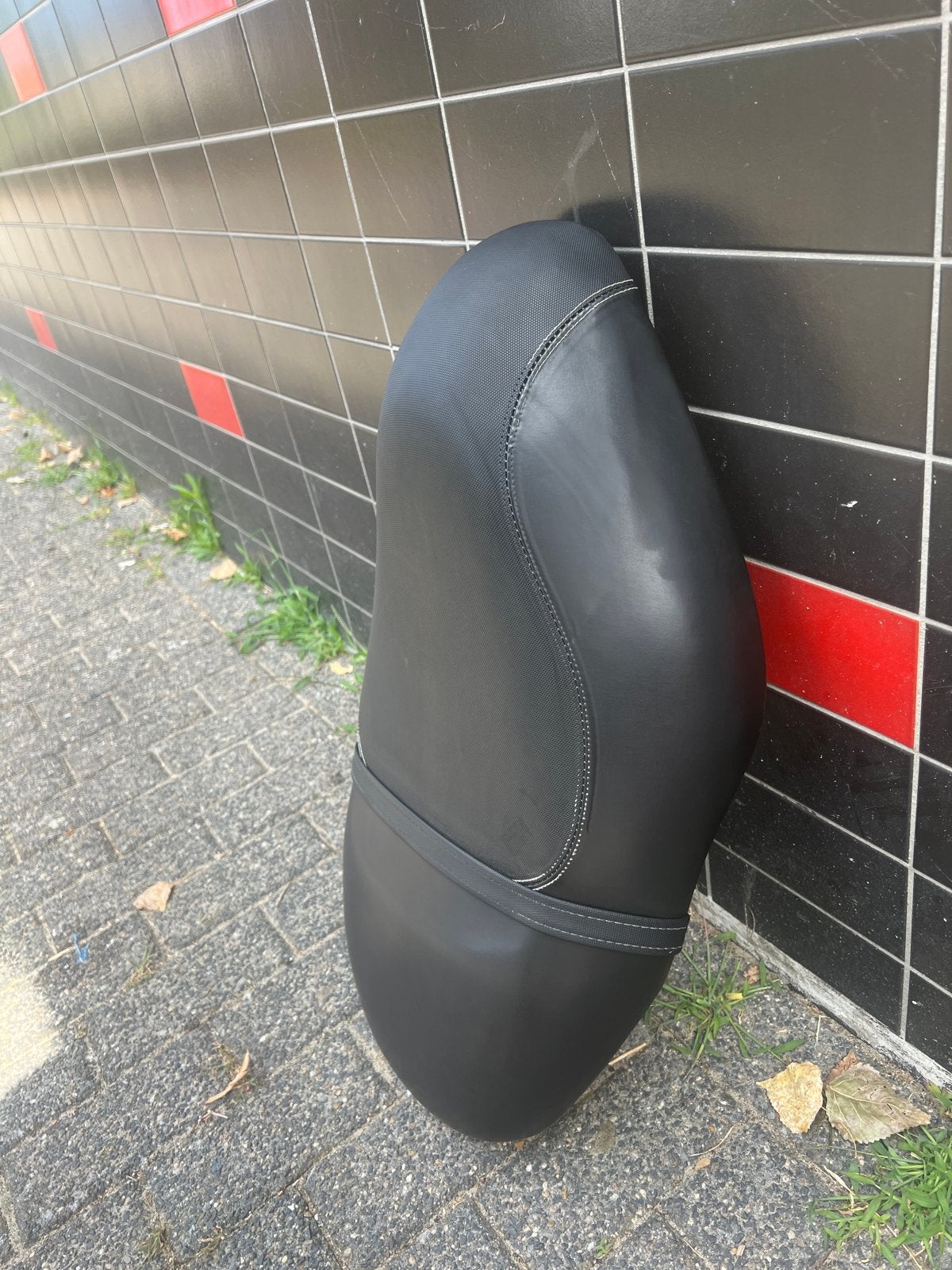 Zwart zip zadel original - Comfortabel en zo goed als nieuw, Ophalen, Zo goed als nieuw, Zadel, Overige merken