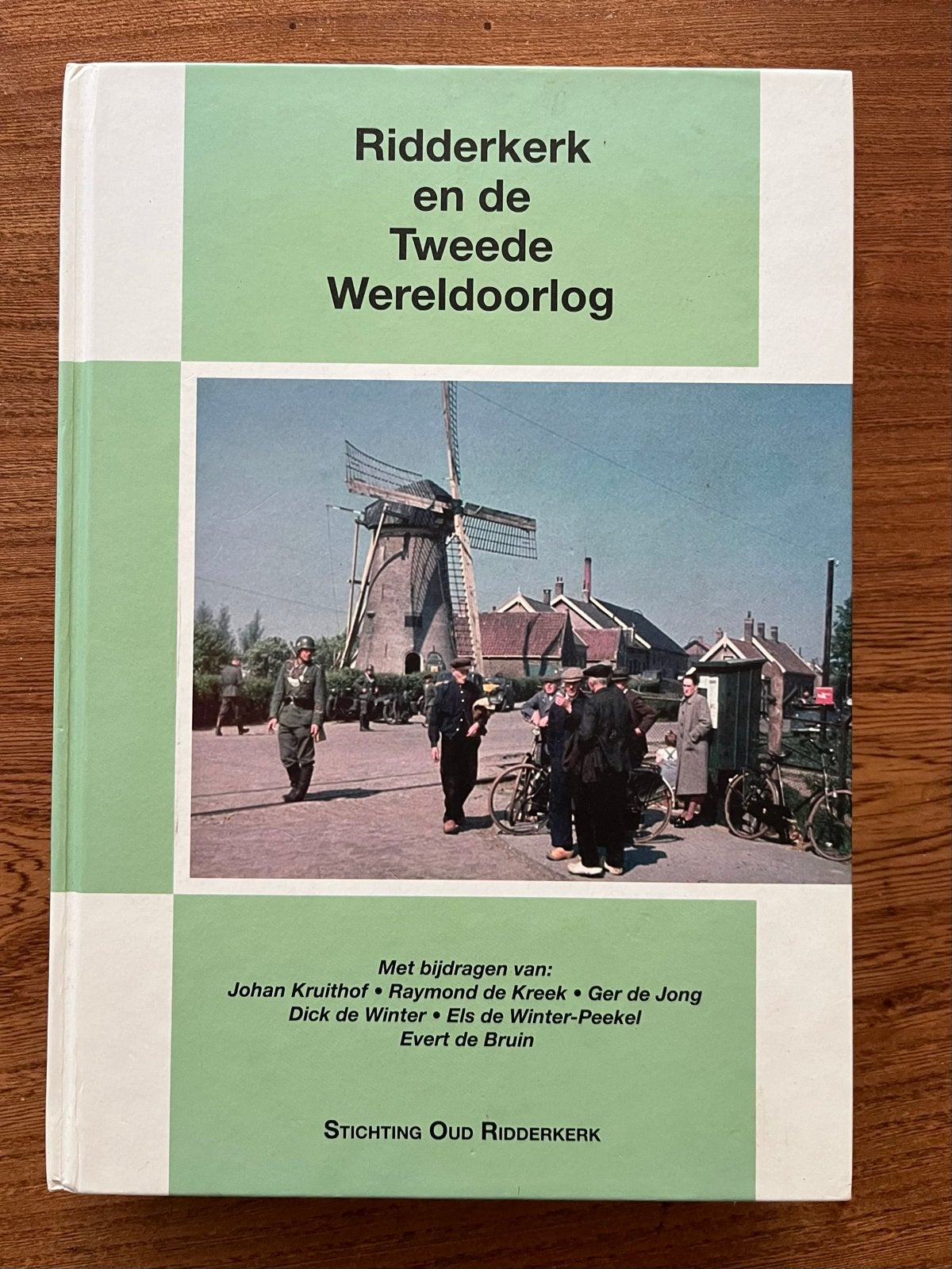 Ridderkerk en de Tweede Wereldoorlog - 624 bladzijden, Boeken, Ophalen of Verzenden, 20e eeuw of later, Gelezen