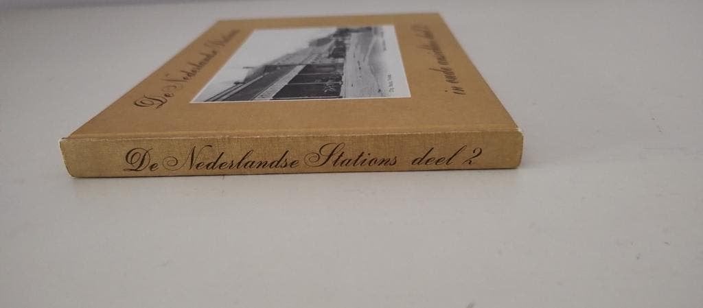 De Nederlandse stations in oude ansichten deel 2  Nieuwstaat, Boeken, 20e eeuw of later, Ophalen of Verzenden, Zo goed als nieuw