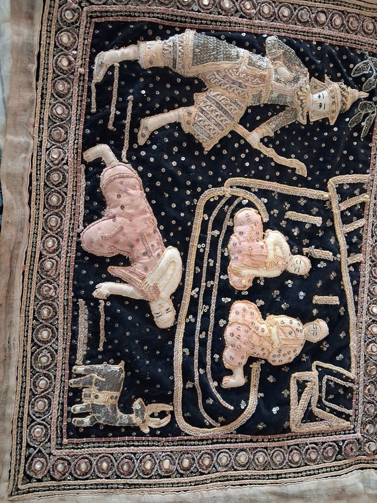 Antiek Birmaans Kalaga wandkleed - Handgemaakt textiel, Wanddecoratie, Textiel, Handgemaakt, Ophalen of Verzenden