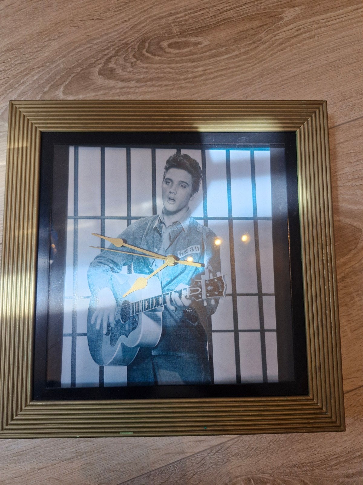 Elvis Presley wandklok 20x20 cm, Ophalen of Verzenden, Gebruikt, Wandklok