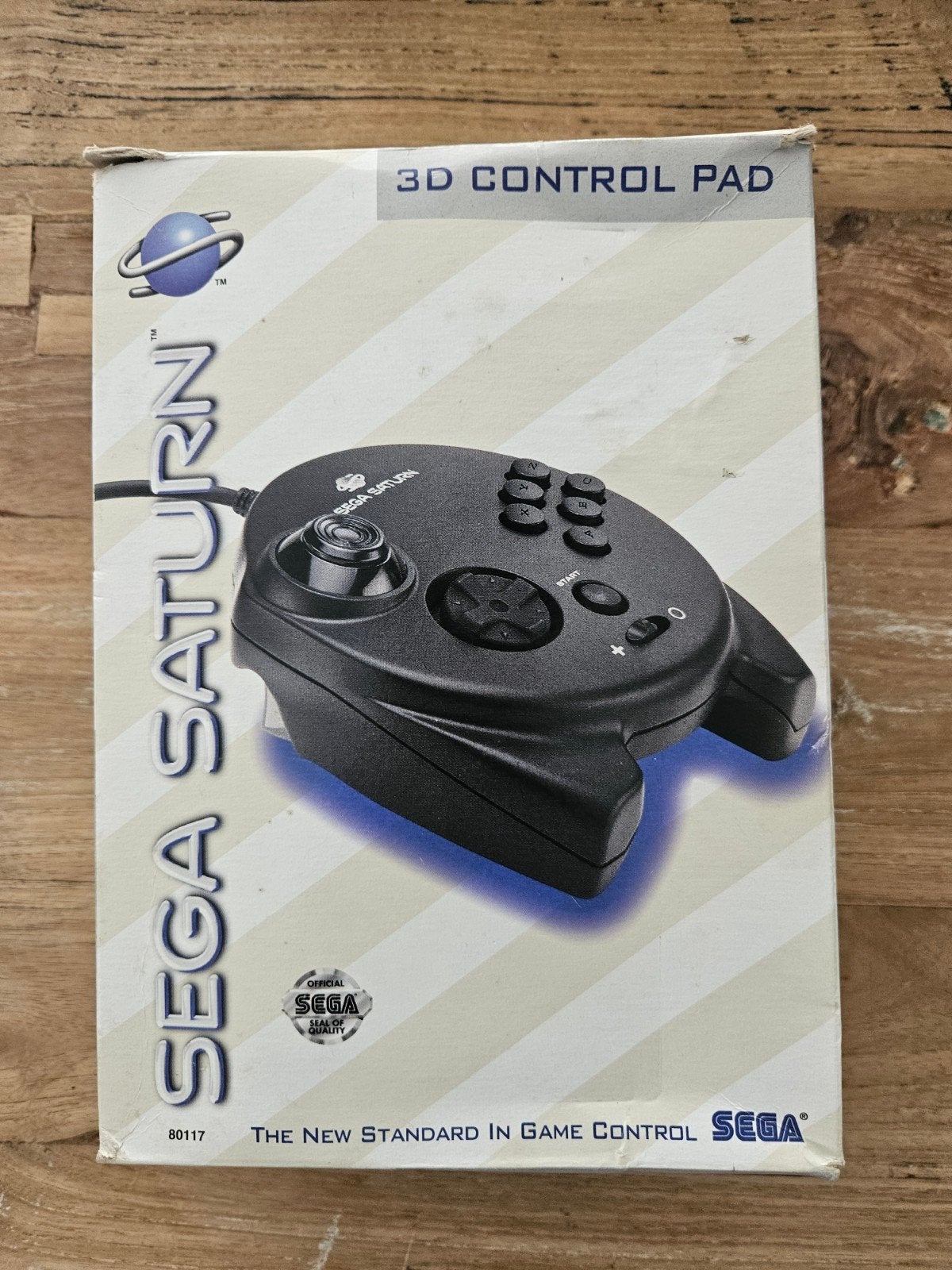 Sega Saturn 3D Control Pad - Nieuw in doos, Spelcomputers en Games, Ophalen of Verzenden, Nieuw, Met 1 controller, Saturn of Dreamcast