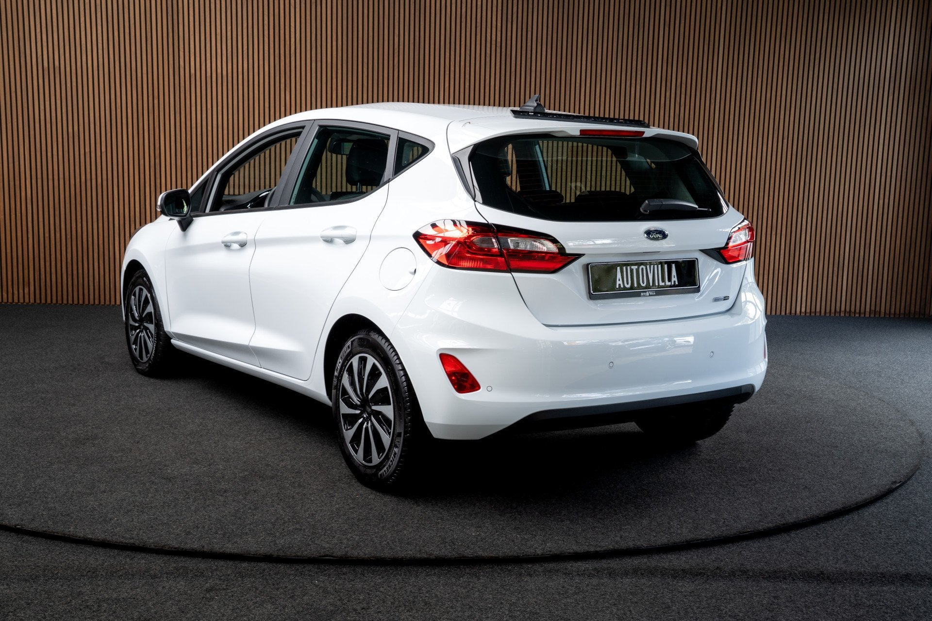 Ford Fiesta 1.0 EcoBoost Hybrid Navi Climate Cruise PDC Carp, Stof, Zwart, Wit, Origineel Nederlands