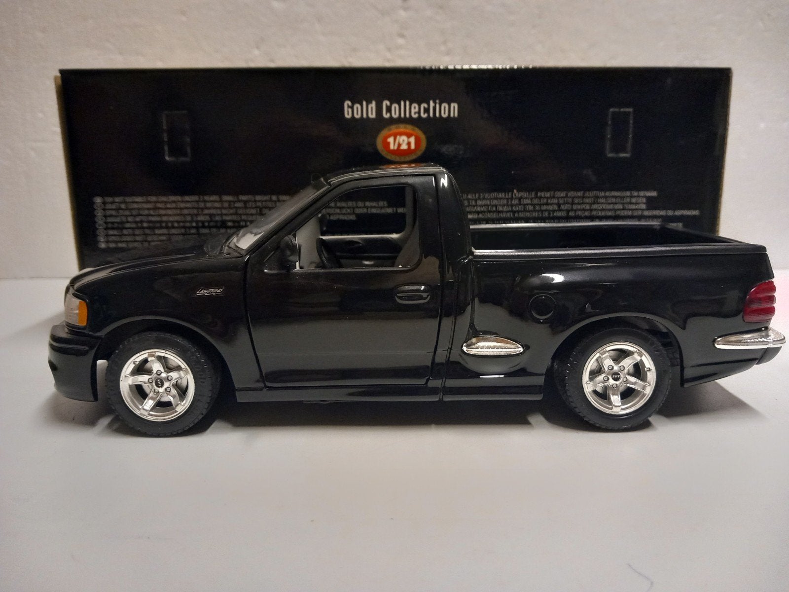 Ford F150 SVT Lightning 1997 Bburago metal 1:18 - 1:21 KRD, Ophalen of Verzenden, Zo goed als nieuw, Auto, Overige merken