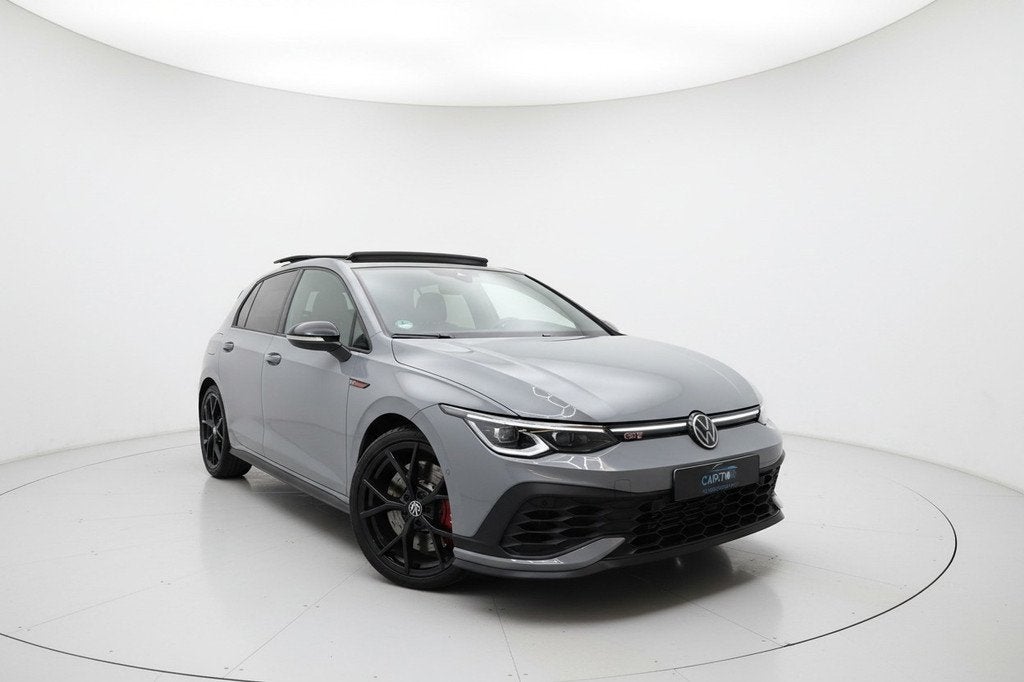 Volkswagen Golf 8 2.0 TSI GTI CLUBSPORT PANO LEER IQ VOL, Gebruikt, Zwart, 4 cilinders, 1984 cc