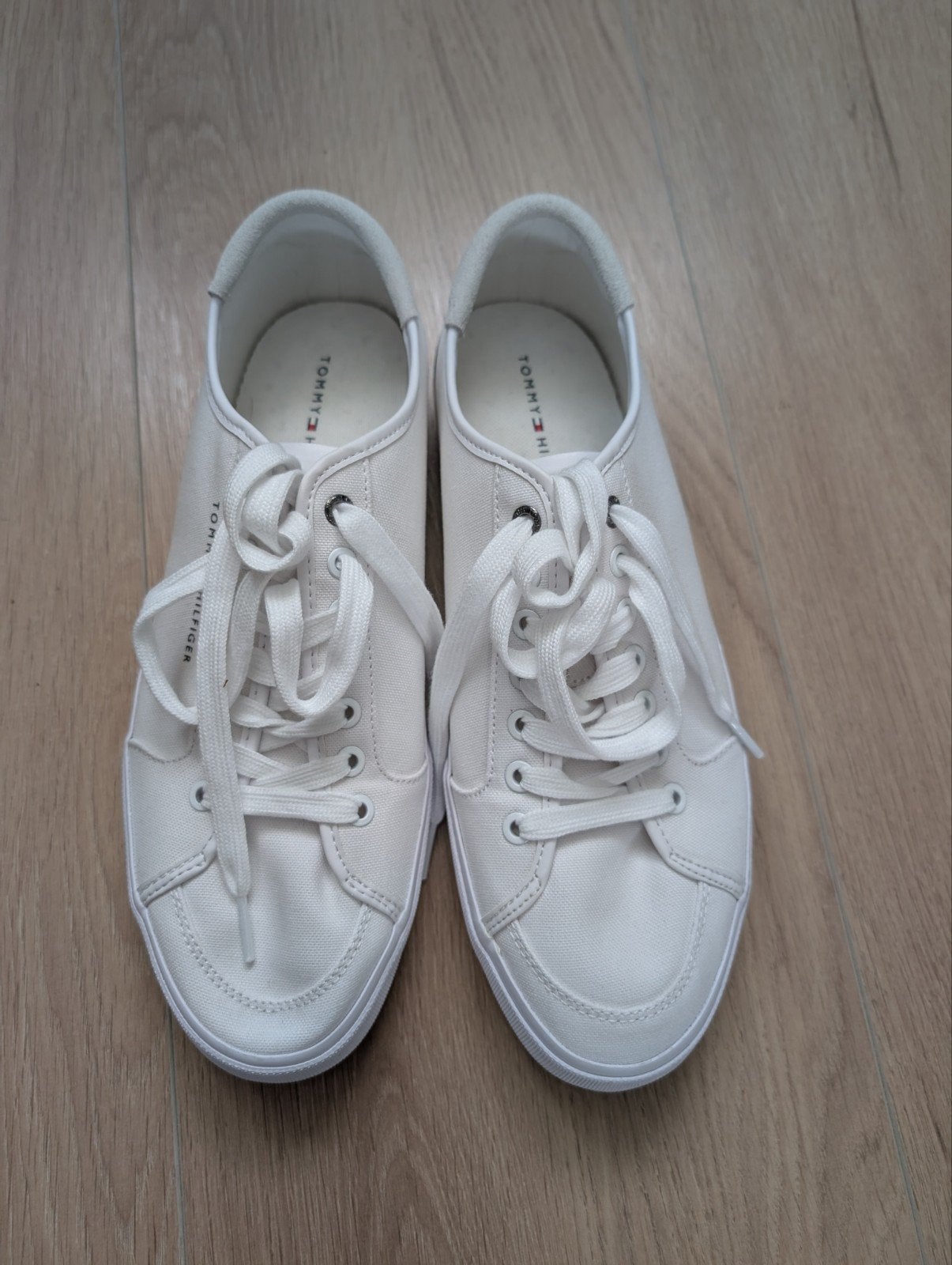 Tommy Hilfiger witte sneakers maat 43, Wit, Tommy Hilfiger, Nieuw, Ophalen of Verzenden