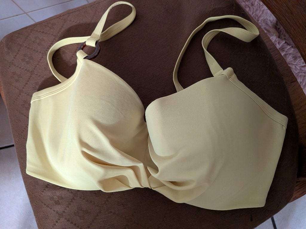 Bikini knalgeel 80f foto 2 is de kleur, Ophalen of Verzenden, Zo goed als nieuw, Geel, Bikini