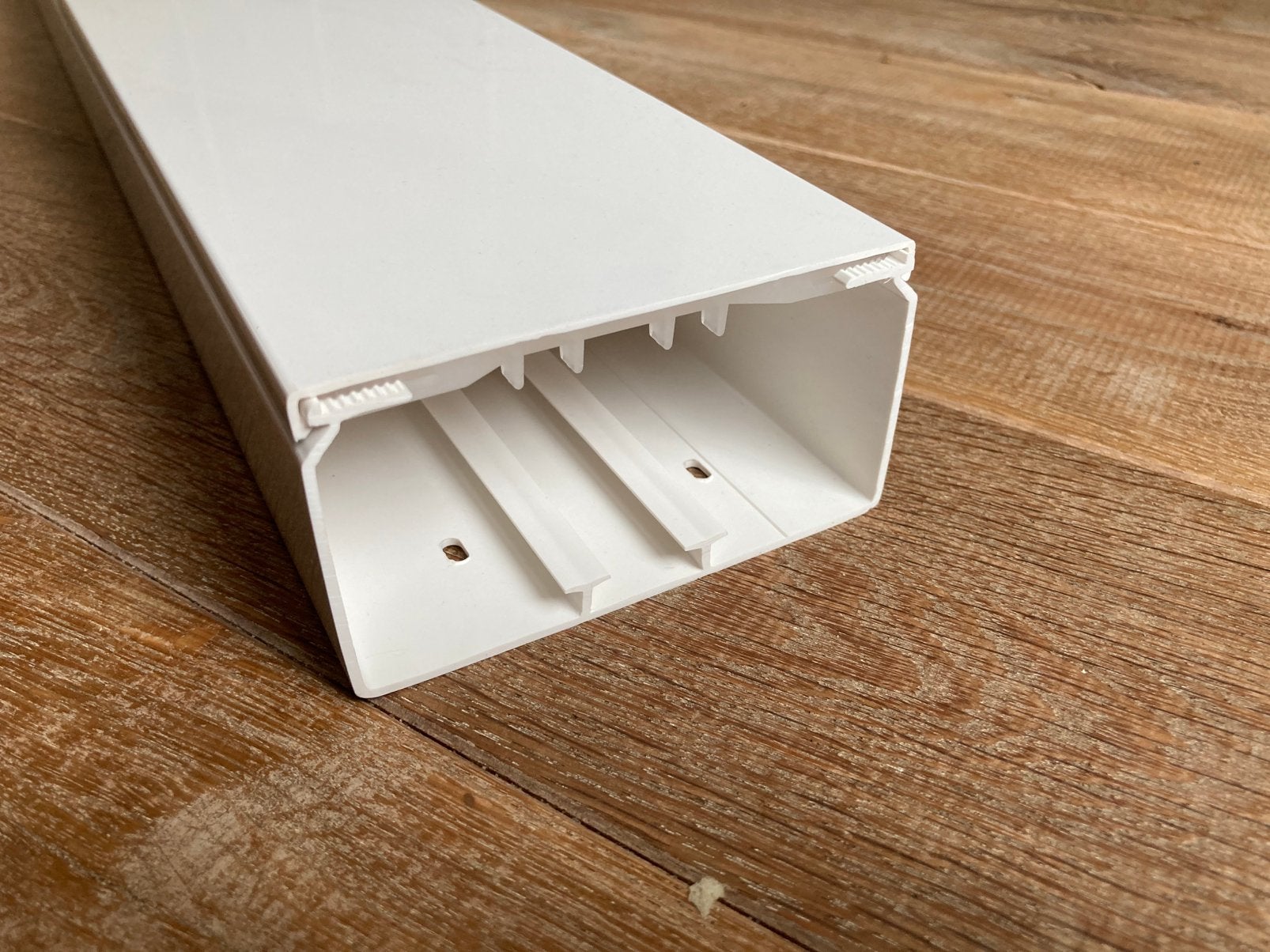 Kabelgoot 60x110x1600mm, Ophalen, Zo goed als nieuw