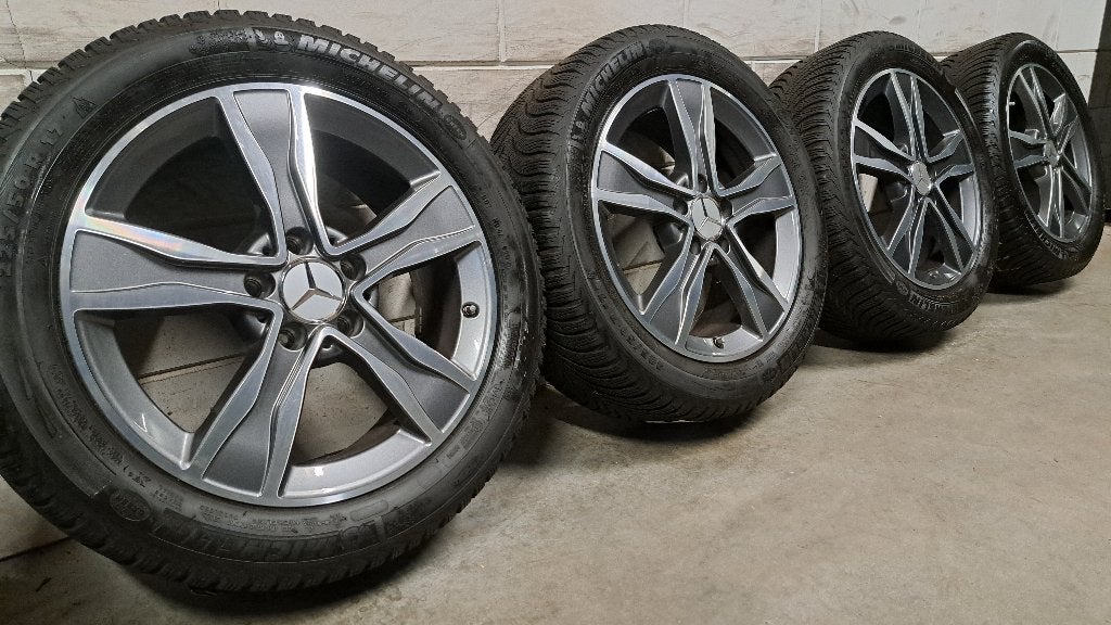 Winterbanden Mercedes C-Klasse W205 S205 W206 S206 225/50/17, Gebruikt, Banden en Velgen, 17 inch, Personenwagen