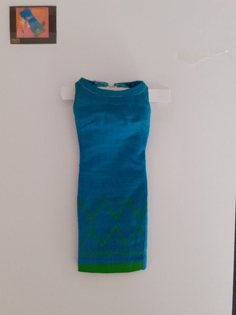 Vintage Barbie Fashion "Junior Designer" (1965/67), Verzamelen, Verzenden, Gebruikt, Kleertjes
