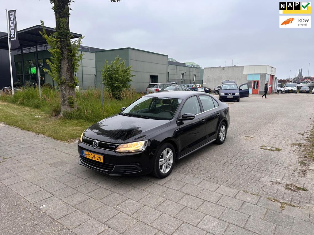 Volkswagen Jetta 1.4 TSI Hybrid Comfortline, Gebruikt, Euro 6, 4 cilinders, Zwart