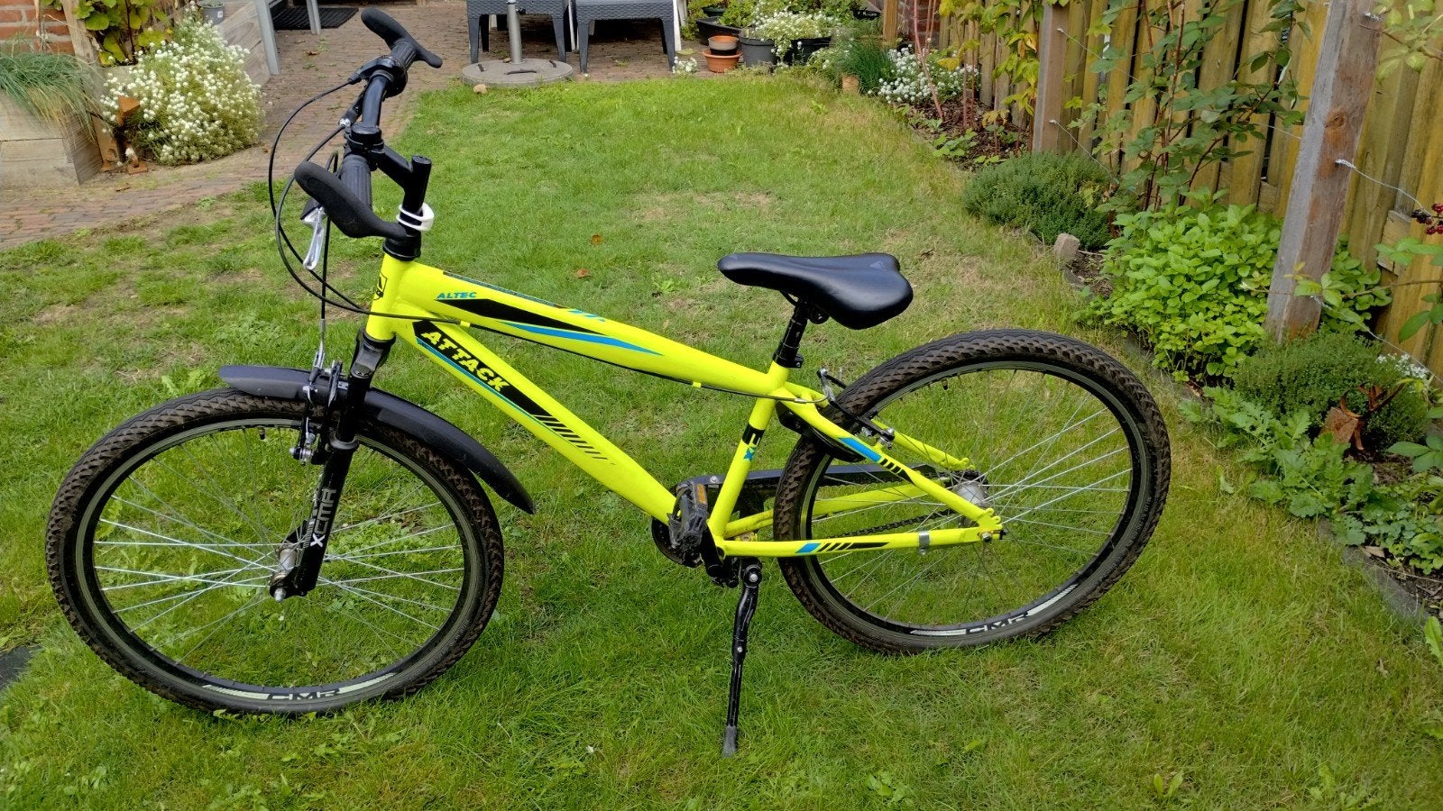 Gele Altec Attack 26 inch jongensfiets met 3 versnellingen, Gebruikt, Velgrem, Altec Attack, Handrem