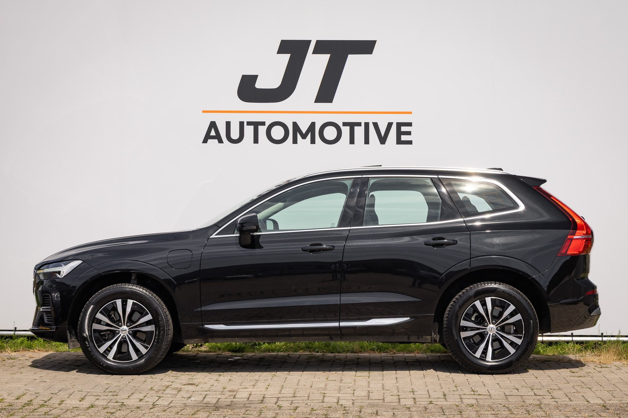 Volvo XC60 2.0 Rech T6 Inscription exp Pano | Elektrische tr, Auto's, Volvo, Gebruikt, Euro 6, Zwart, XC60
