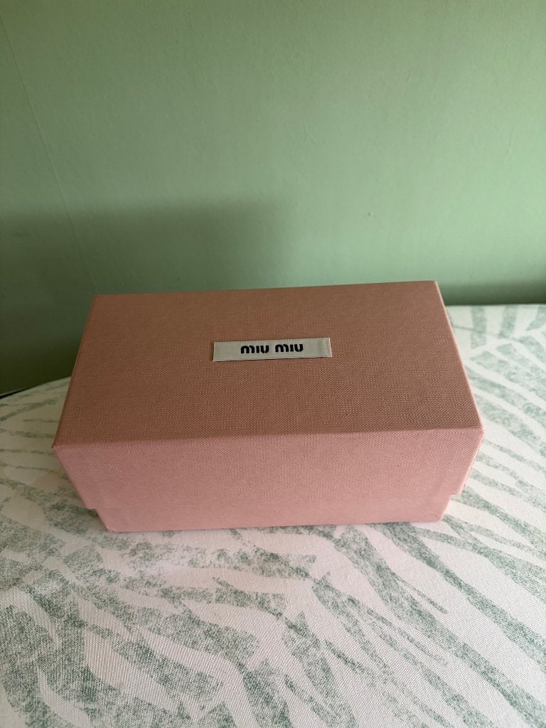 MIU MIU roze doosje, Ophalen of Verzenden, Nieuw, Roze, Schoudertasje