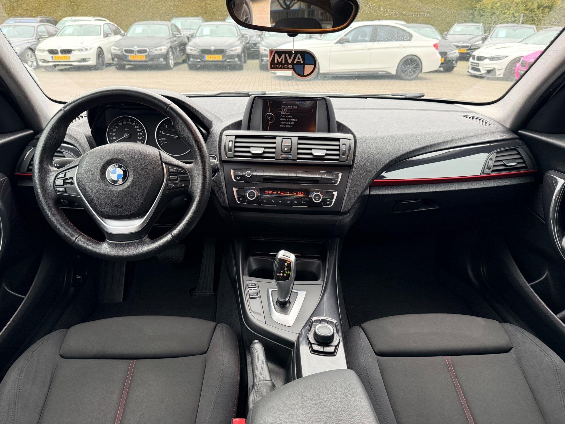 BMW 1-serie 118i Sport|Nieuwe Ketting + Klepseals|Automaat|C, Auto's, BMW, Gebruikt, Zwart, 4 cilinders, 1290 kg