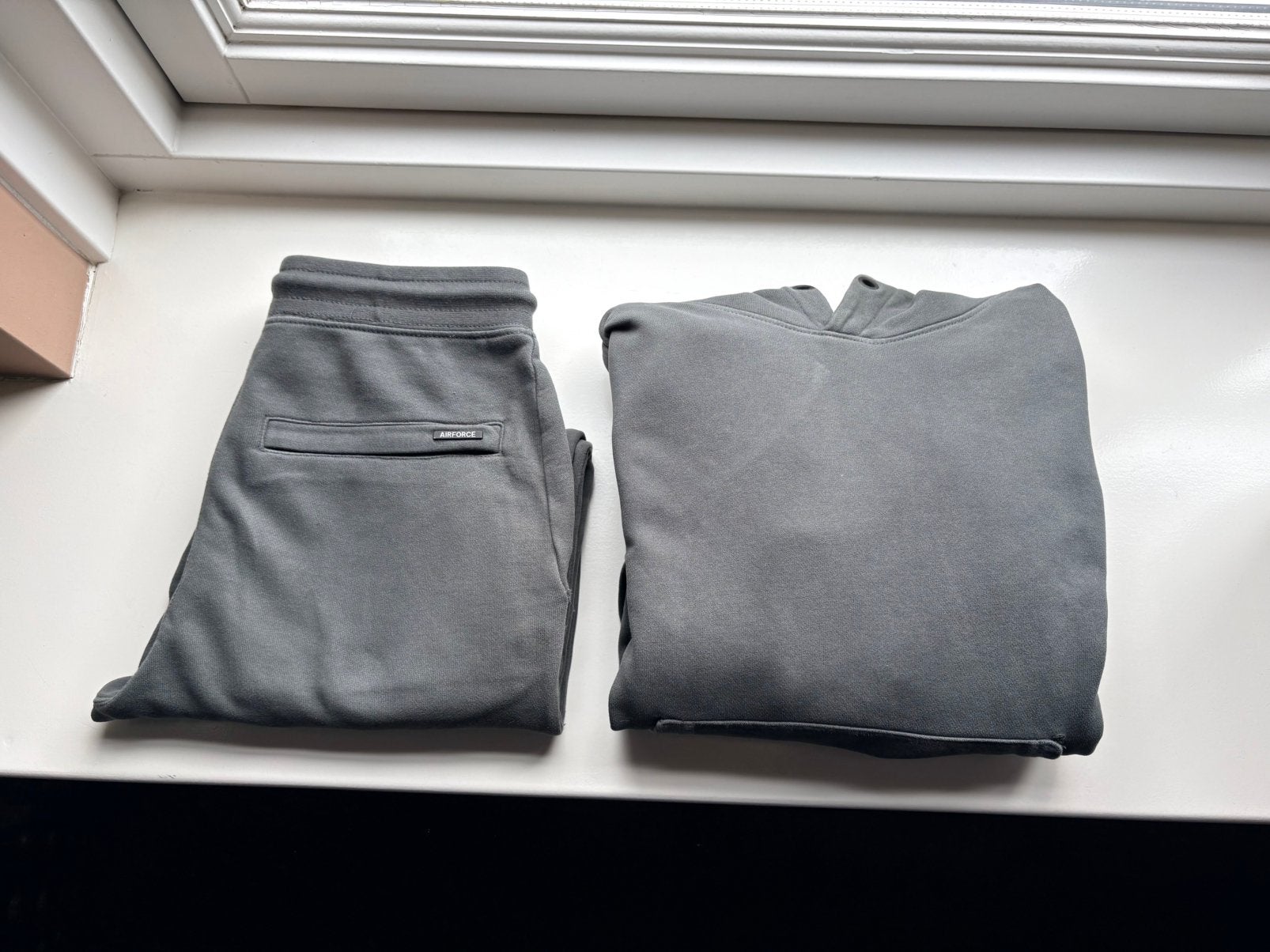 Joggingpak hoodie broek donkergroen Airforce maat 152 (12Y), Ophalen of Verzenden, Zo goed als nieuw, Jongen, Broek