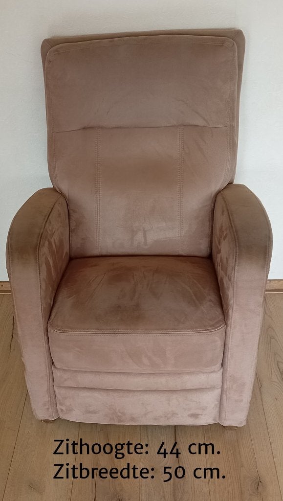 Te Koop: Een lichtbruine fauteuil, ZGAN., Ophalen, Hout, Minder dan 75 cm, Zo goed als nieuw