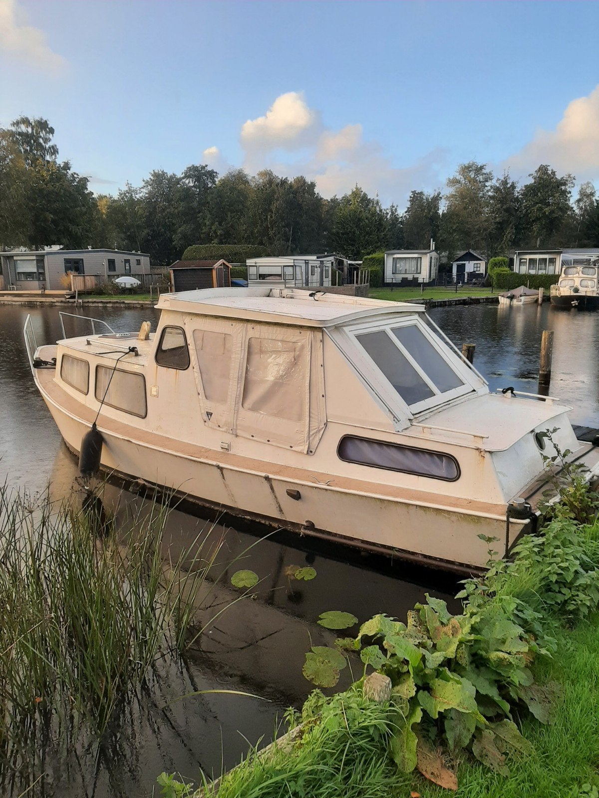 2x motorboten te koop 1500 euro boot 1, Ophalen, Toilet