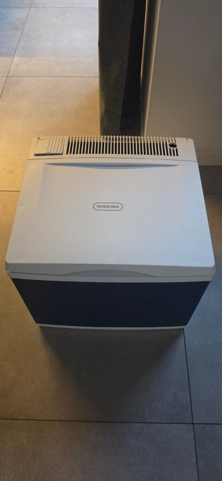 Mobicool Elektrische Koelbox  12 en 220 volt., Ophalen of Verzenden, Gebruikt, Koelbox, Elektrisch