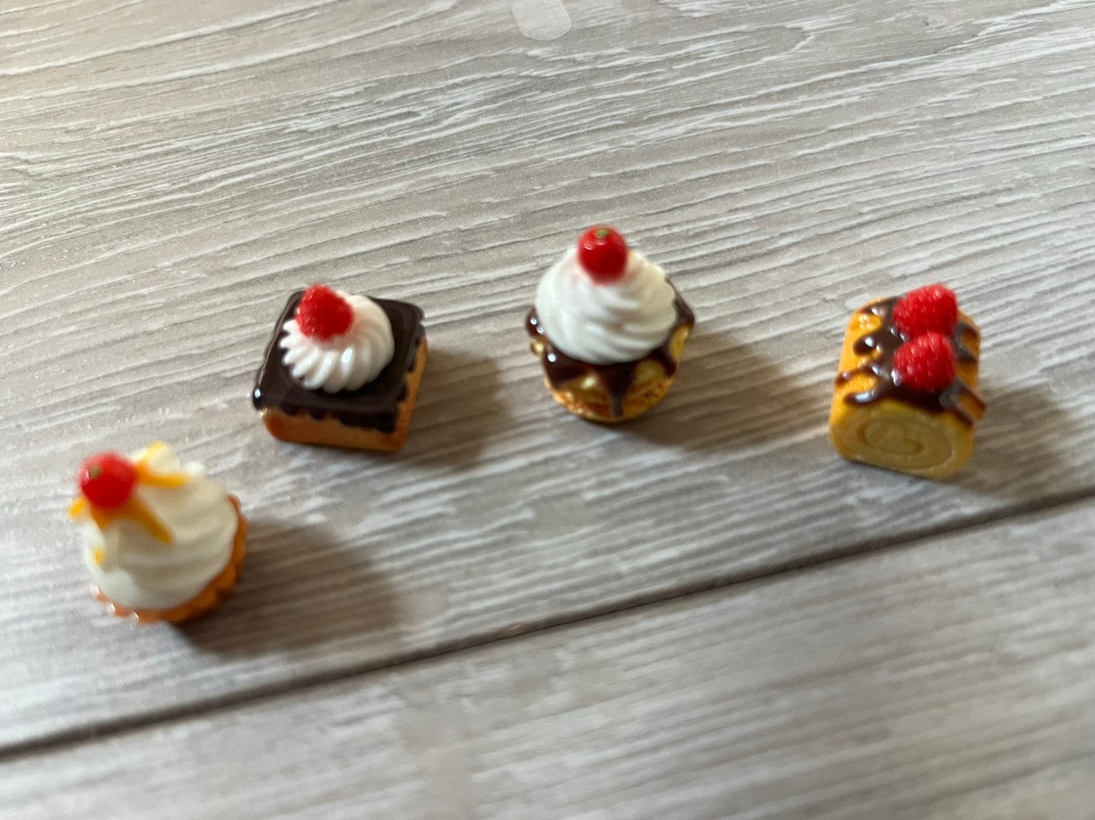 4 gebakjes poppenhuis incl verzenden, Ophalen, Nieuw, Poppenhuis