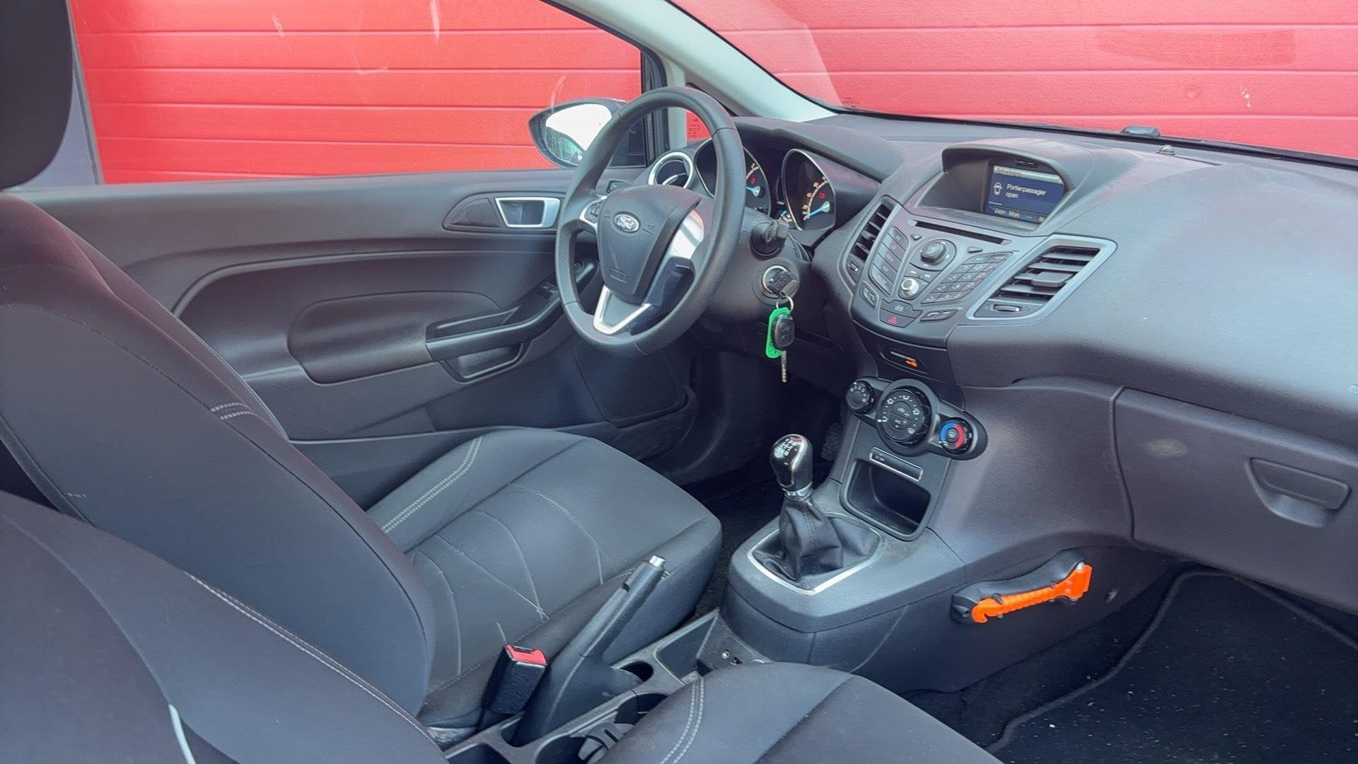 Ford Fiesta 1.6 TDCi Lease Style NWE D-RIEM / AIRCO / BLUETO, Voorwielaandrijving, Euro 5, Stof, Gebruikt