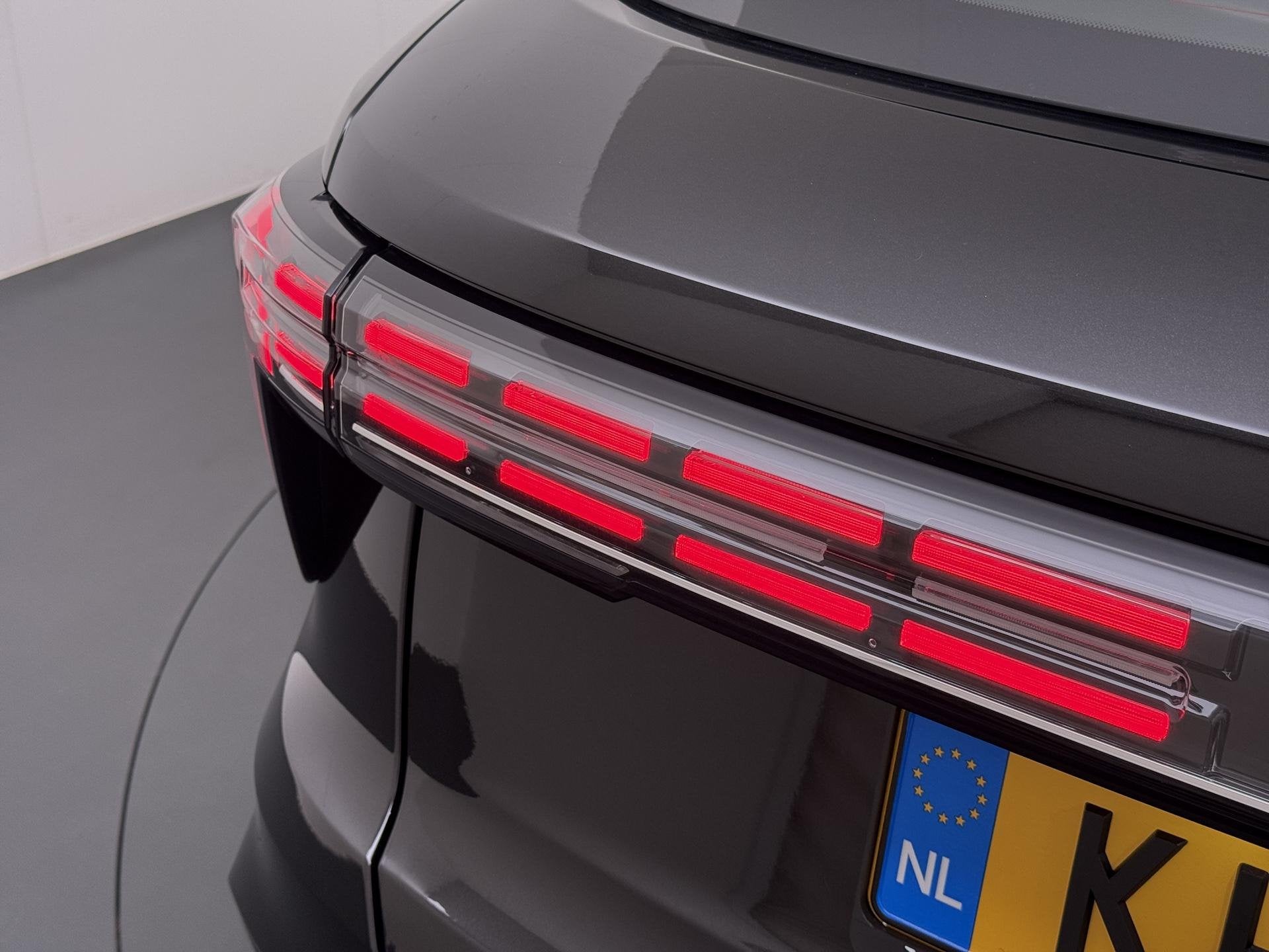 Lynk & Co 01 1.5 Core NIEUW MODEL! | FABRIEKSGARANTIE T/M 20, Auto's, 4 cilinders, Alcantara, Zwart, Plug-in hybride