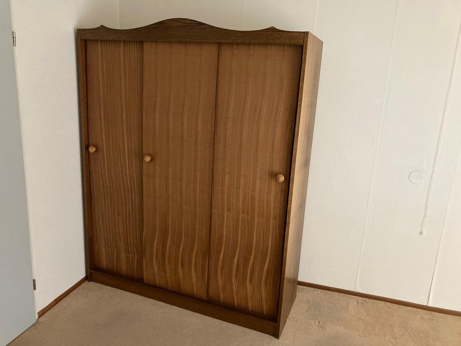 Eiken linnenkast met schuifdeuren, Huis en Inrichting, Ophalen, Met deur(en), Gebruikt, 100 tot 150 cm