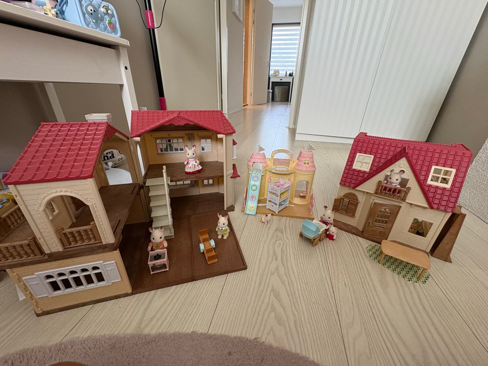Sylvanian Families – 3 speelset gebouwen en figuren, Ophalen of Verzenden, Gebruikt, Poppenhuis