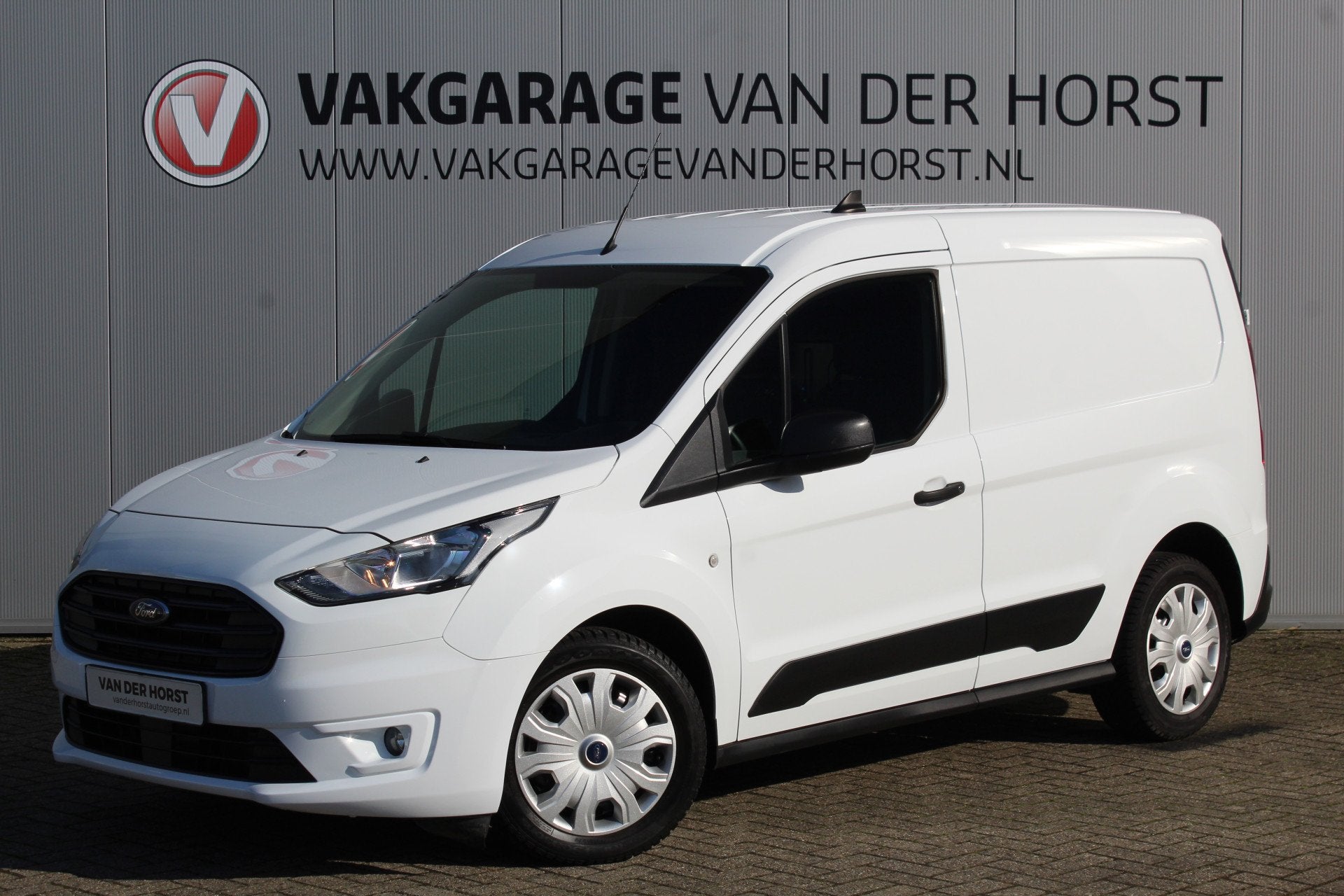 Ford Transit Connect 1.0-100pk Ecoboost L1 Trend. Dames en h, Gebruikt, Zwart, Wit, Handgeschakeld