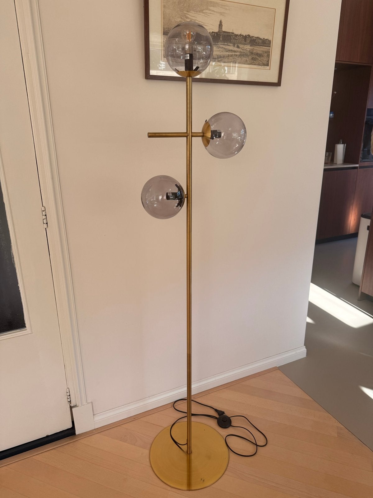 Kwantum Zimite Vloerlamp Messing met 3 Glazen Bollen, Huis en Inrichting, Ophalen, Gebruikt, E14 (klein), Metaal