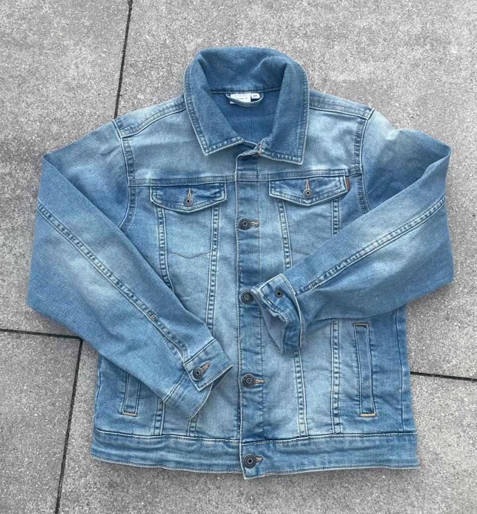 Spijkerjas jongens mt 140, Kinderen en Baby's, Kinderkleding | Maat 104, Ophalen of Verzenden, Zo goed als nieuw, Jongen, Jas